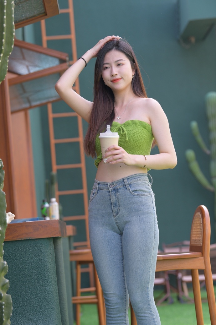 扶着洗衣机我从后面cj9九游会入口妈妈