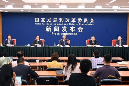 DC报告：销量重回增长航道AI手机方兴未艾j9九游真人游戏第一平台2024年手机Z(图24)