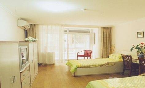 小便护理的机构？北京市石景山区鲁谷和悦会养老照料中心【2025最新】j9九游会入口首页瘫痪老人不能自理想找个能提供舒适、有尊严的洗浴和大(图3)